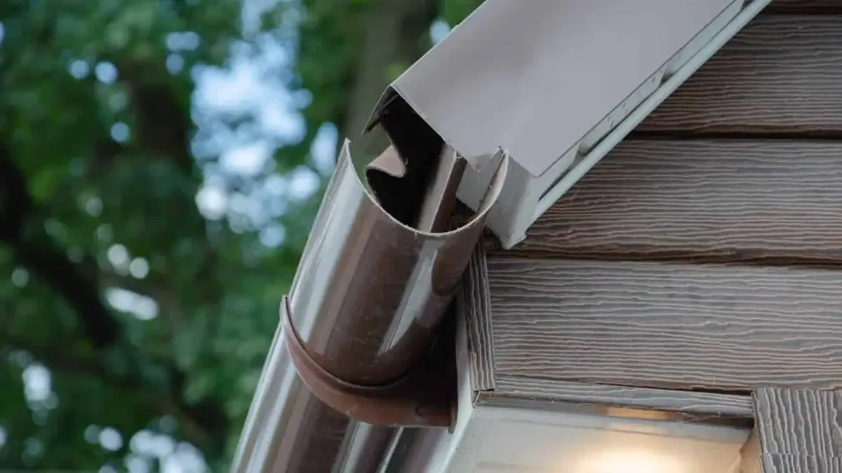 how to unclip plastic guttering in Auckland