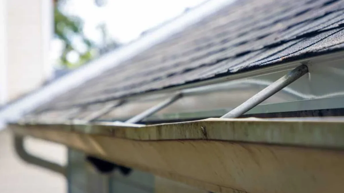How to Repair a Bent Gutter