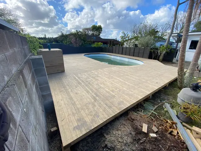Timber deck and fence construction completed for an Auckland home by My Homes Construct Ltd