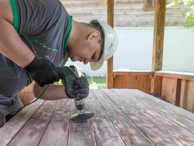 Deck painting, staining and oiling, Auckland Deck painting, staining and oiling in progress on an Auckland property