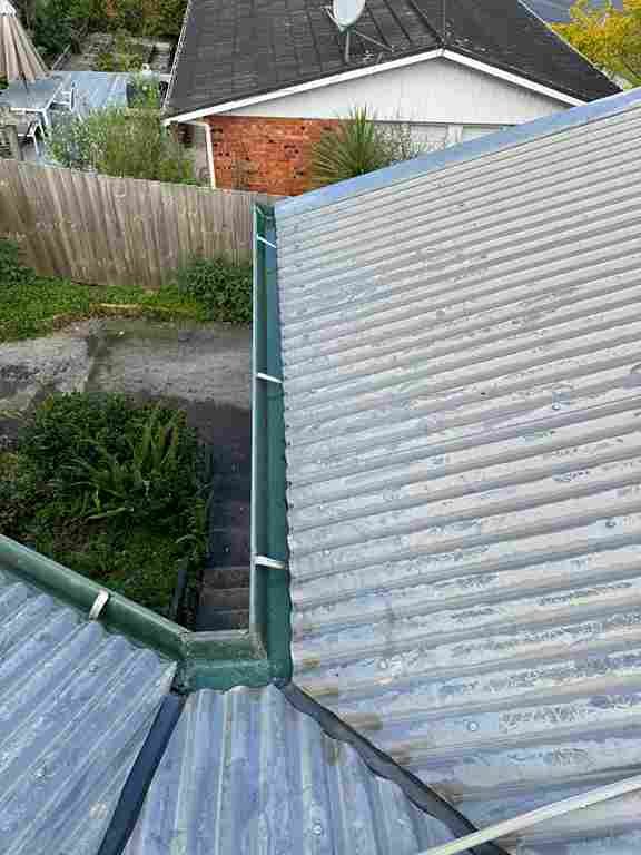 Roof and Gutter Cleaning_13_5_