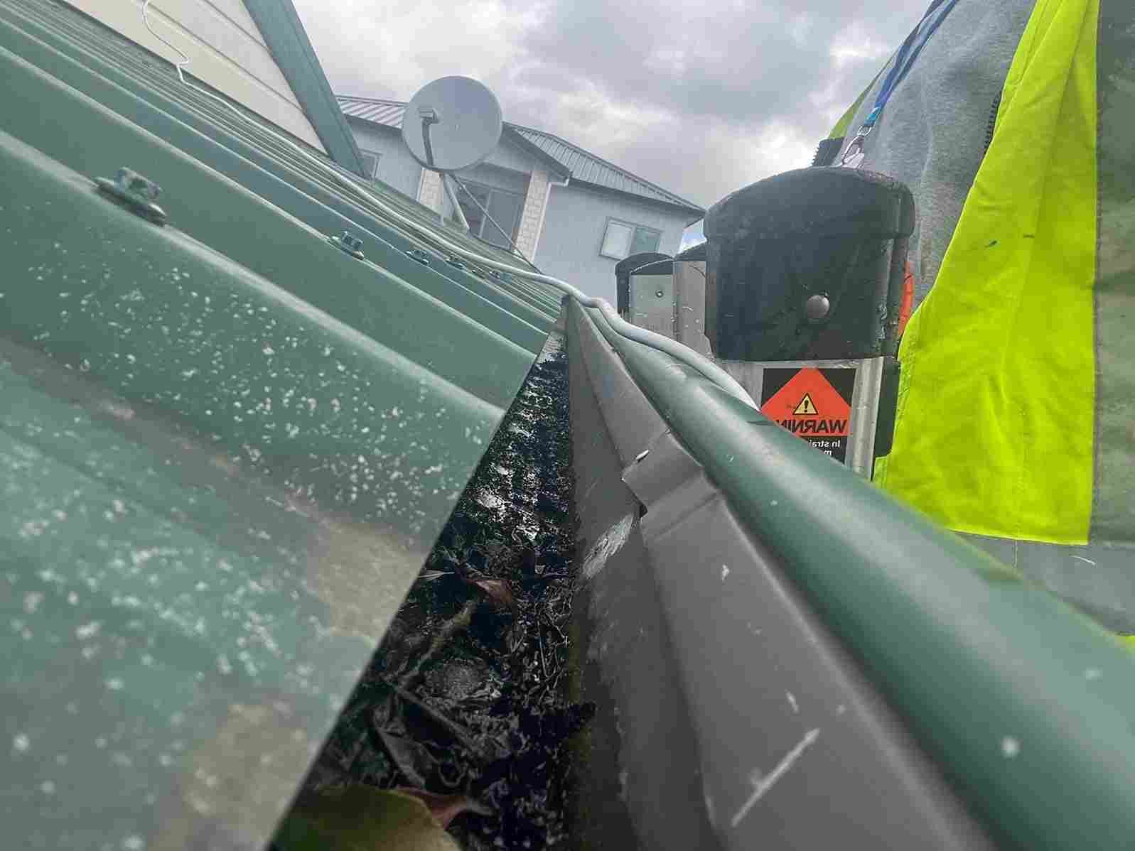 how to replace gutter in auckland