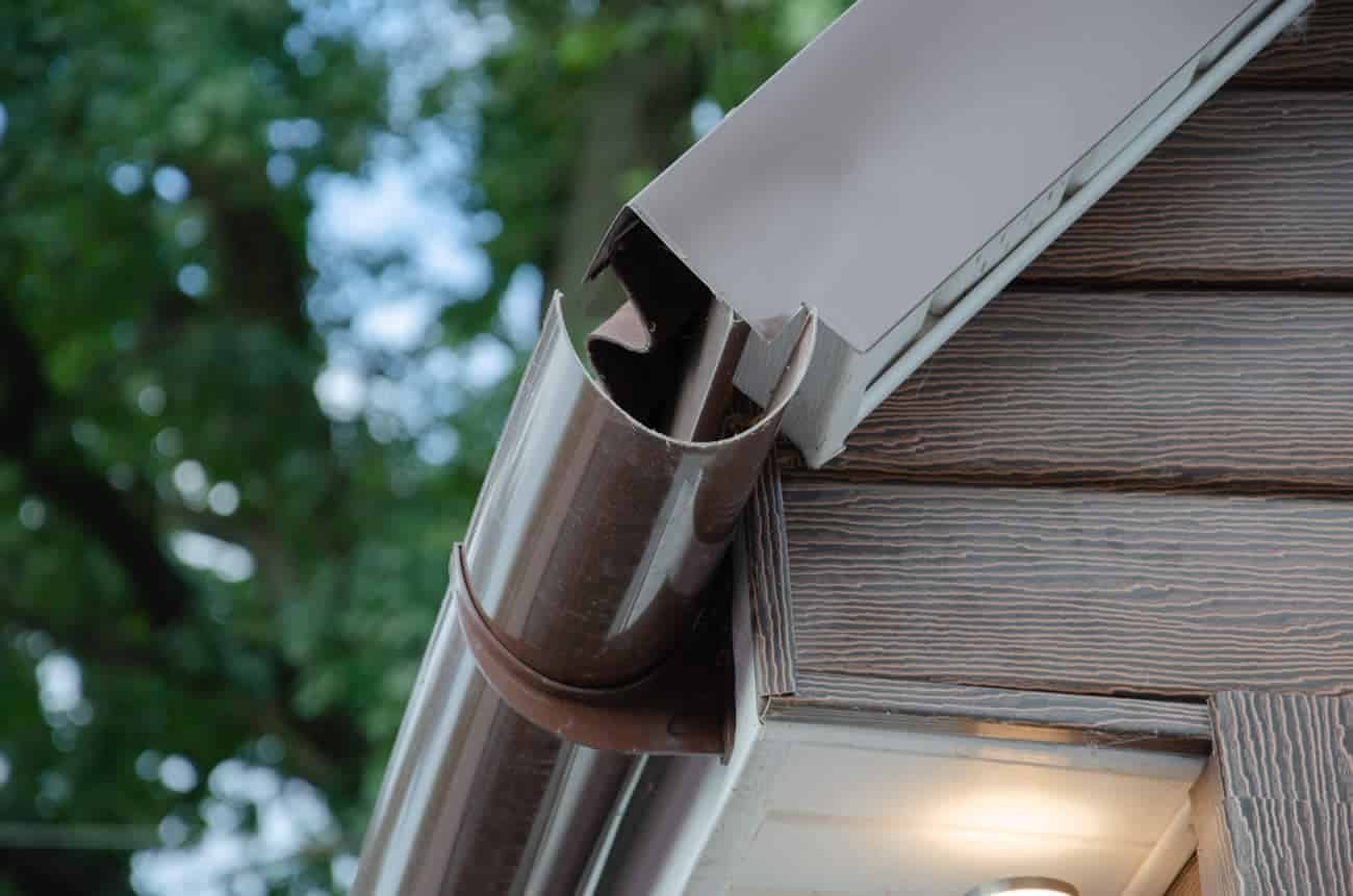 how to unclip plastic guttering in Auckland